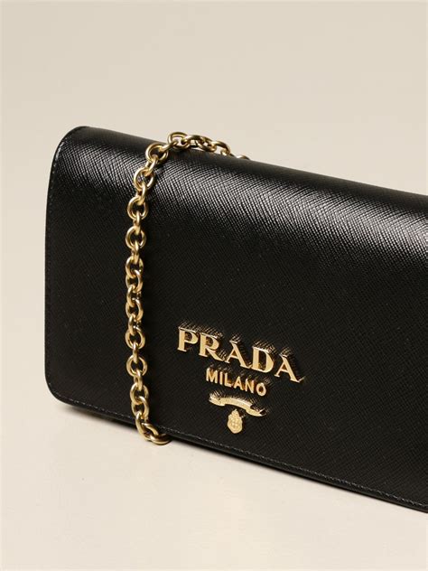 prada piccola nera|Borsa a tracolla in pelle in Nero .